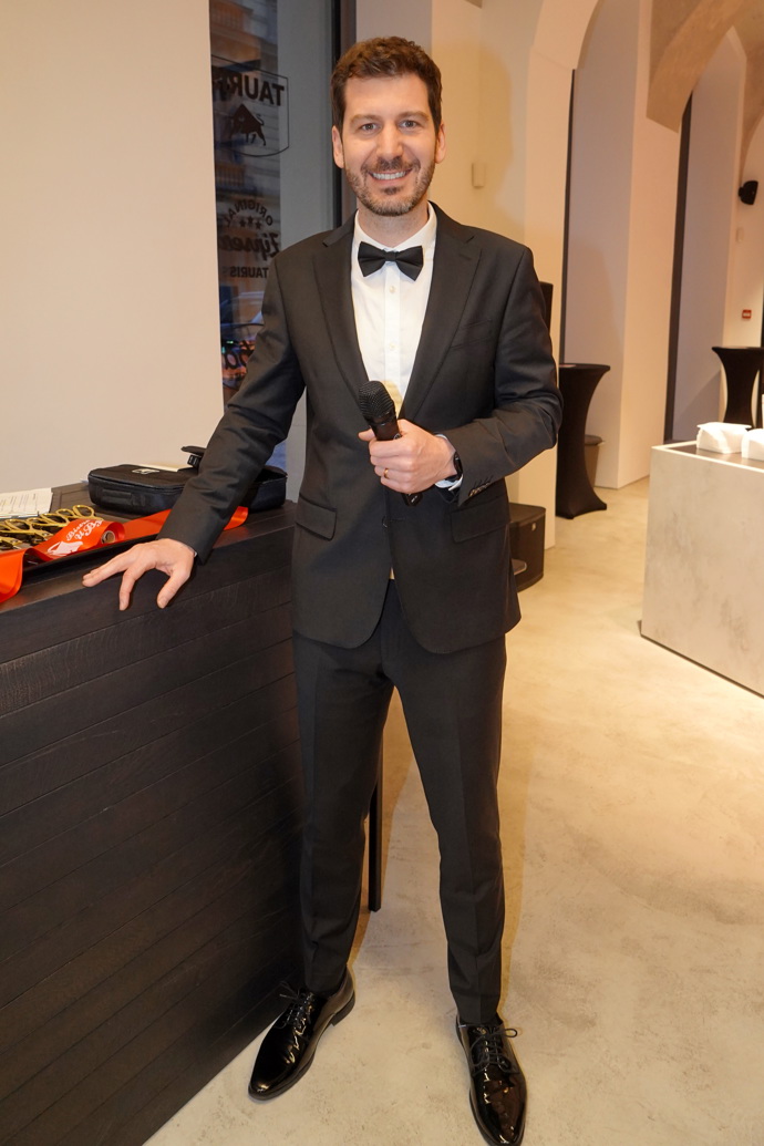 FOTO: Moderátor Evropy 2 Petr Říbal. – stránka 2