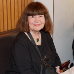 Otce poznala až v osmi letech.