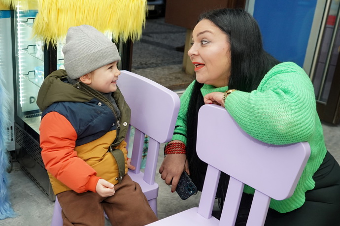 FOTO: Marie Fasorová se synem Vojty Kotka. – stránka 9