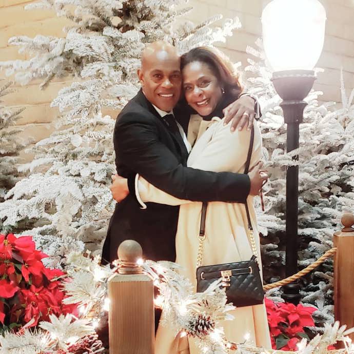 FOTO: Jubilant Sykes byl milující manžel. – stránka 8