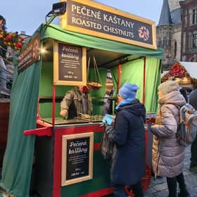 Stánky na Staroměstském náměstí.