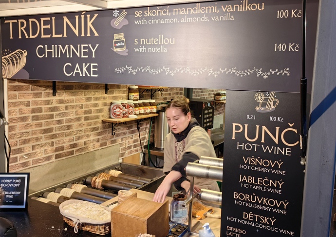 FOTO: Stánky na Staroměstském náměstí. – stránka 50