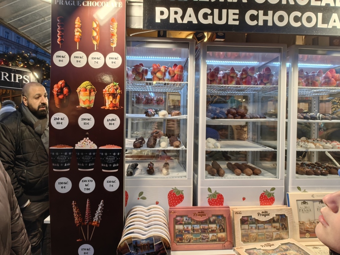 FOTO: Stánky na Staroměstském náměstí.Stánky na Staroměstském náměstí. – stránka 46