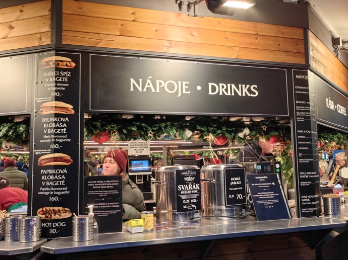 FOTO: Stánky na Staroměstském náměstí. – stránka 36