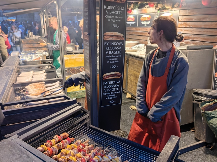FOTO: Stánky na Staroměstském náměstí. – stránka 32