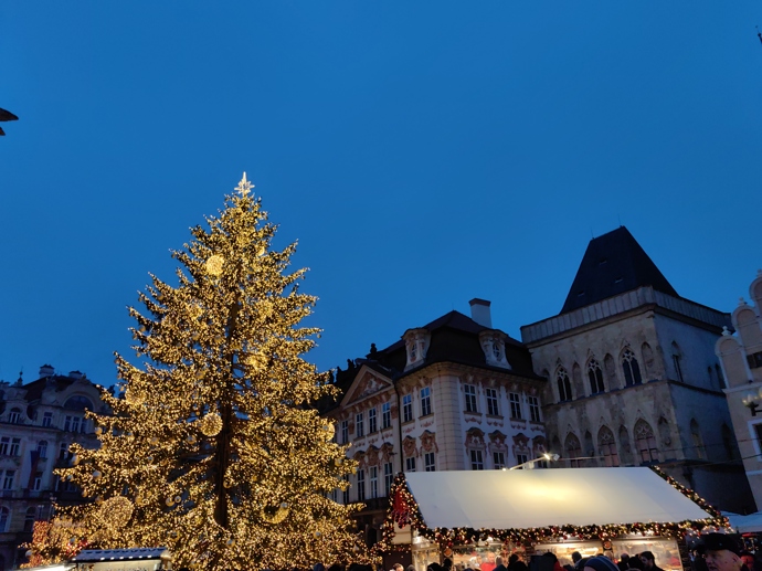 FOTO: Vánoční trhy na Staroměstském náměstí. – stránka 25