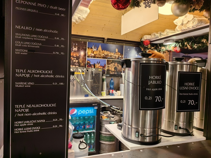 FOTO: Stánky na Staroměstském náměstí. – stránka 18