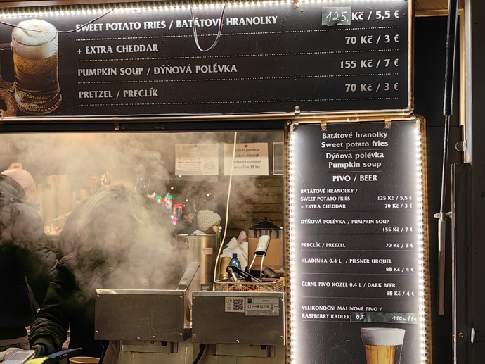 FOTO: Stánky na Staroměstském náměstí. – stránka 17