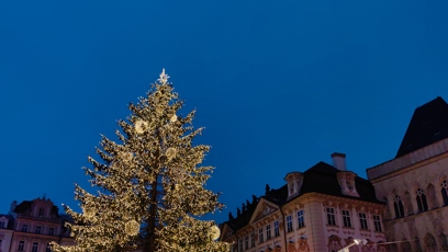 FOTO: Vánoční strom na Starioměstském náměstí.