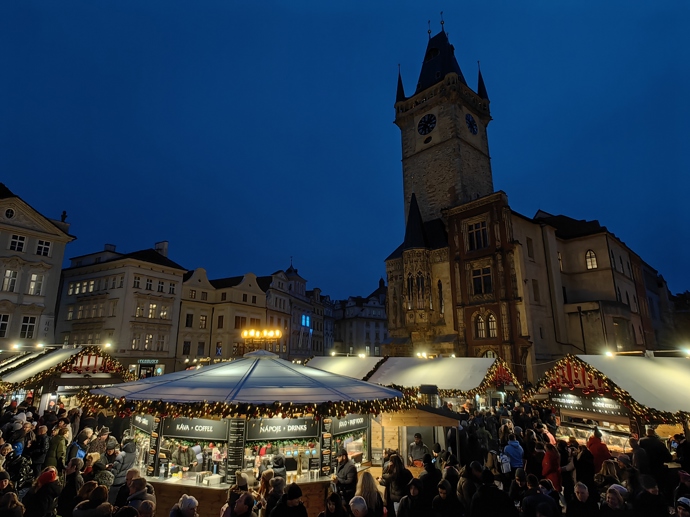 FOTO: Vánoční trhy na Staroměstském náměstí. – stránka 13