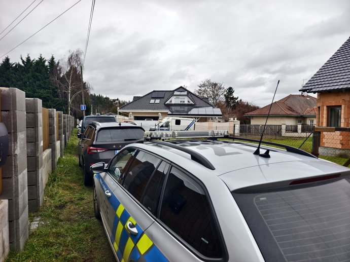 FOTO: Zásah u Karlose Vémoly. – stránka 10