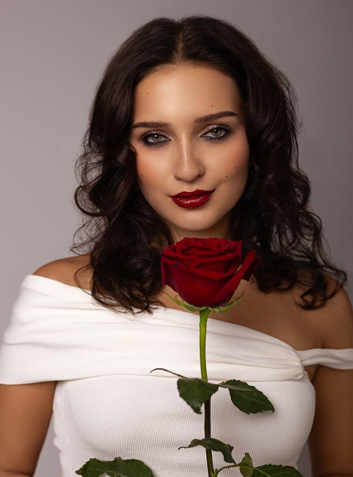 FOTO: Maria Zhutníková zaří v Bacheloru. – stránka 7