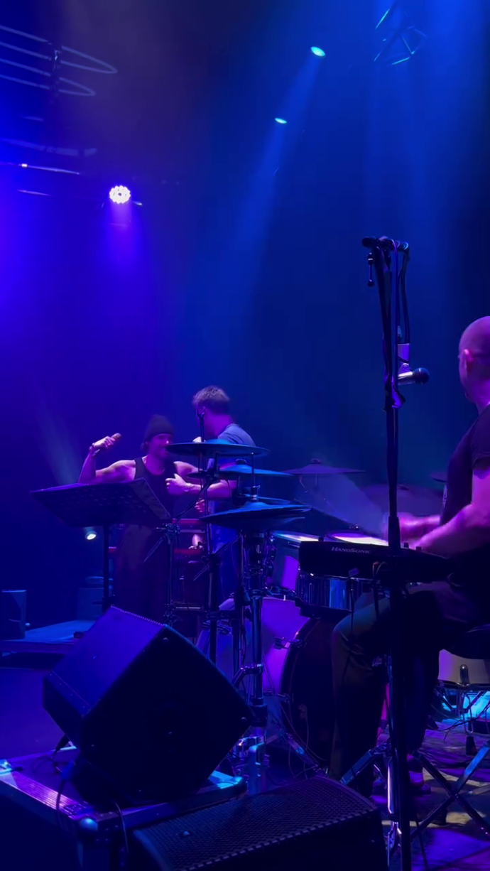 FOTO: Leoš Mareš vystoupil po boku Vojty Dyka. – stránka 3