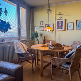 Jídelní kout přímo láká k posezení.