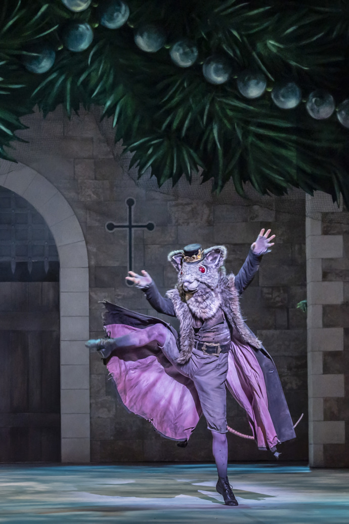 FOTO: Záběry z klasického představení Louskáček v podání  Anglického národního baletu. – stránka 3