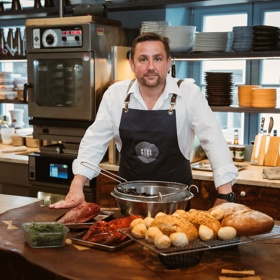 Jan Punčochář zaměstnal Ave.