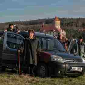 Nový film Jiřího Stracha mapuje životní osudy partičky sebevrahů. 