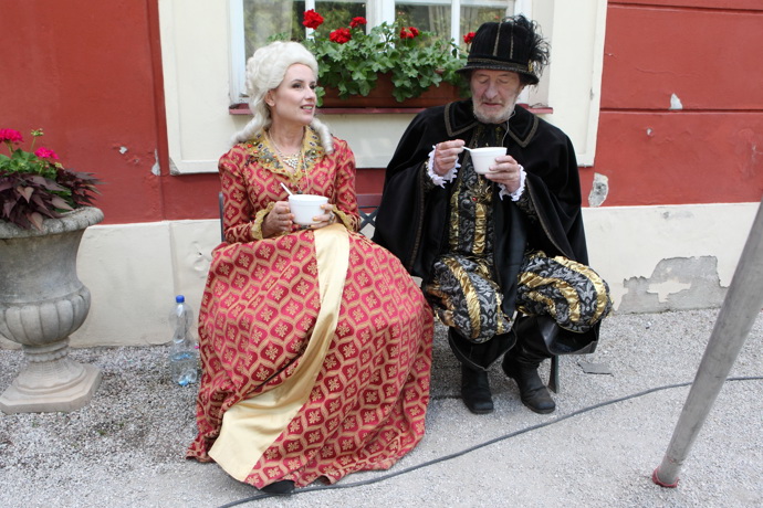 FOTO: Martina Bezoušková s Bolkem Polívkou během natáčení pohádky Řachanda.