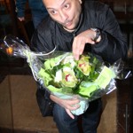 Nebyl by to Patrik, aby před fotografy nedělal opičky. 