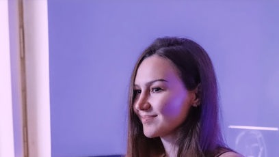 FOTO: Theresu žíví živé vysílání.