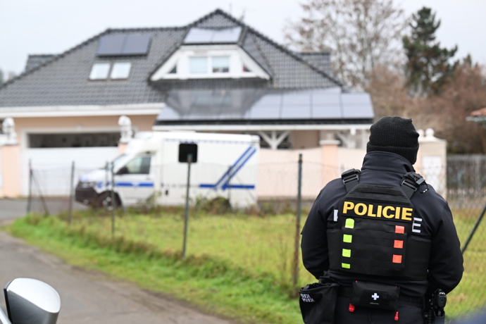 FOTO: Zásah u Karlose Vémoly. – stránka 9