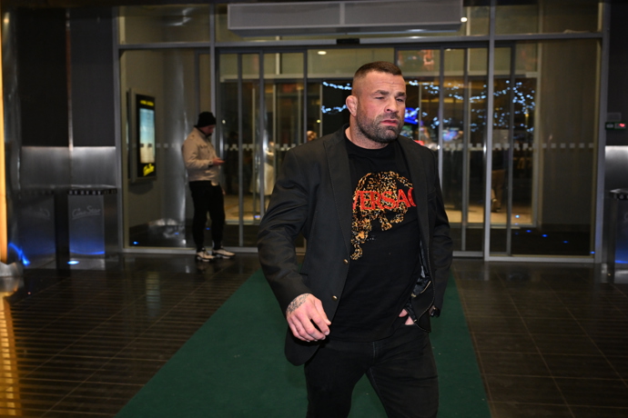 FOTO: Karlos Vémola dorazila na promítání posledního dílu Zrádců. – stránka 6