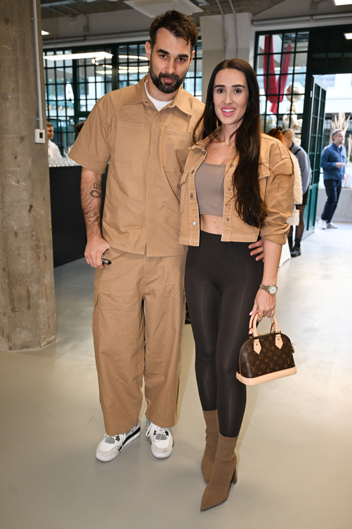 FOTO: Veronika Beskydiarová a Adam Vacula na uvedení jarního schématu TV Nova. – stránka 11