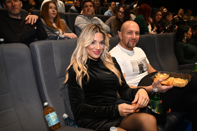 FOTO: Eva Perkausová s manželem. – stránka 3