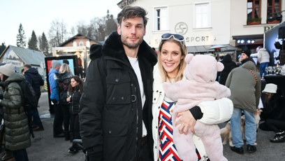 FOTO: Kateřina Klausová se svým partnerem Danielem Rohanem a dcerkou.