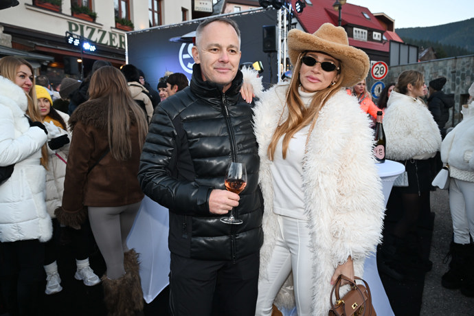 FOTO: Andrea Verešová zapózovala se svým manželem Danielem Volopichem. – stránka 6