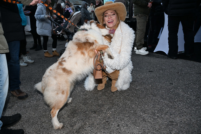 FOTO: Andrea Verešová okouzlila i pejska. – stránka 5