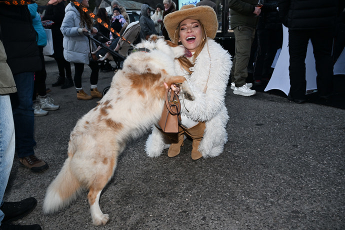 FOTO: Pejsek si Andreu Verešovou zamiloval. – stránka 4