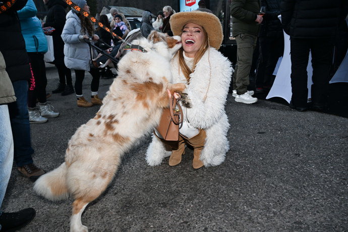 FOTO: Andrea Verešová dosatala od pejska pořádnou dávku lásky. – stránka 2