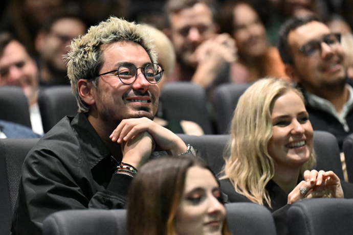 FOTO: Mirai Navrátil si promítání Zrádců užíval. – stránka 2