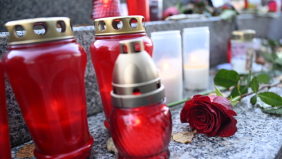 FOTO: Pieta před budovou rádia Evropa 2 za Patrika Hezuckého.