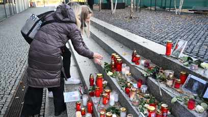 FOTO: Pieta před budovou rádia Evropa 2 za Patrika Hezuckého.