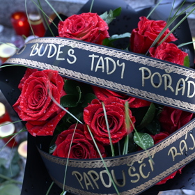 Pieta před budovou rádia Evropa 2 za Patrika Hezuckého.