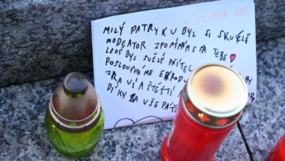 FOTO: Pieta před budovou rádia Evropa 2 za Patrika Hezuckého.