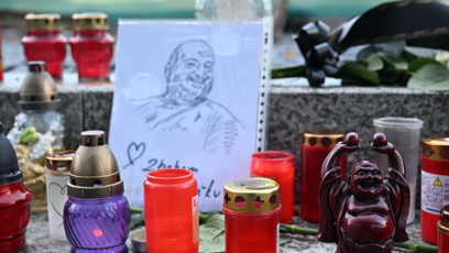 FOTO: Pieta před budovou rádia Evropa 2 za Patrika Hezuckého.