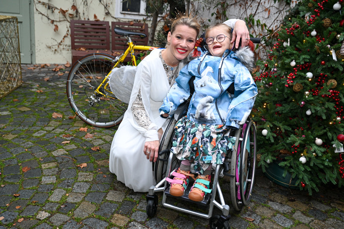 FOTO: Michaela Gemrotová s Anežkou. – stránka 15