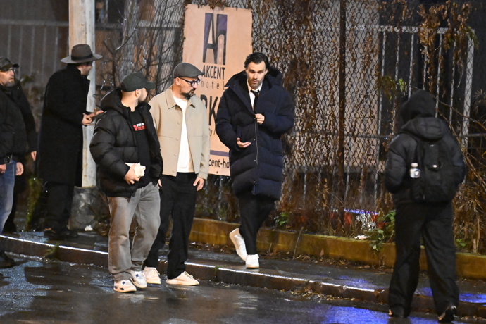 FOTO: Účastníci a štáb šli zapařit. – stránka 99