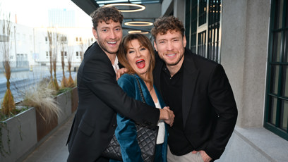 FOTO: Dana Morávková v obležení Bachelorů.