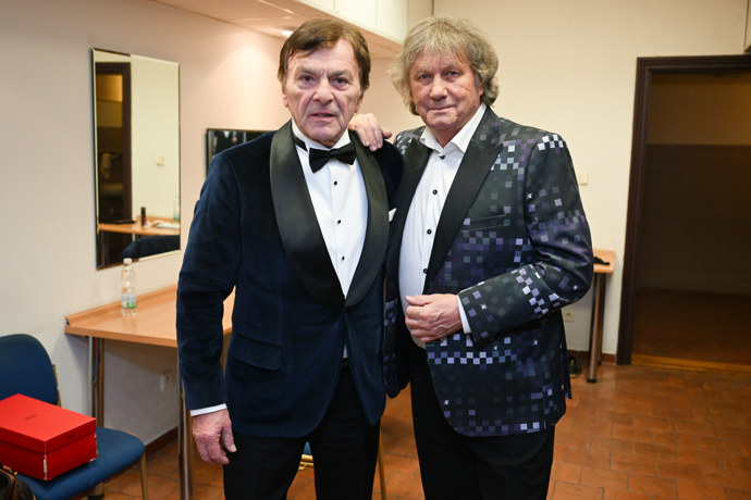 FOTO: Pavel Trávníček se Stanislavem Hložkem. – stránka 3