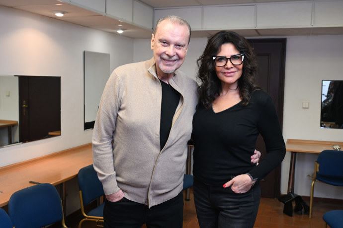 FOTO: Štefan Margita s Ilonou Csákovou. – stránka 5