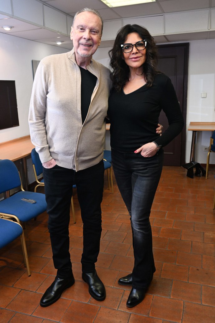 FOTO: Štefan Margita zazpíval s Ilonou Csákovou na koncertu Hvězdy Vánoc. – stránka 4