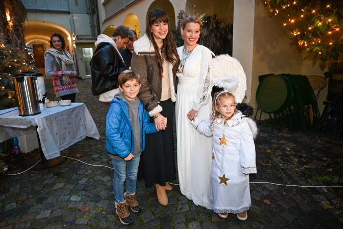 FOTO: Karolína přišla podpořit Nadaci Anežky. – stránka 1