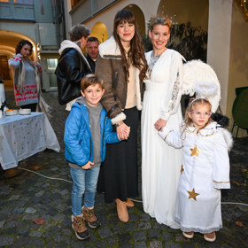 Karol vánoční období miluje.