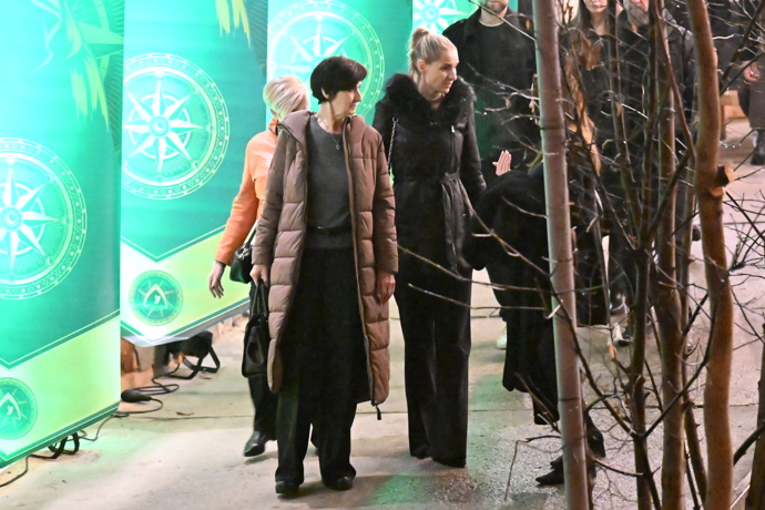 FOTO: Odchod z afterparty. – stránka 7