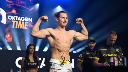 FOTO: Pavel Tóth ukázal svaly.