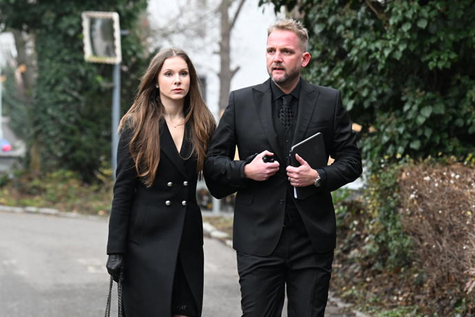 FOTO: Libor Bouček neskrýval smutek. – stránka 7